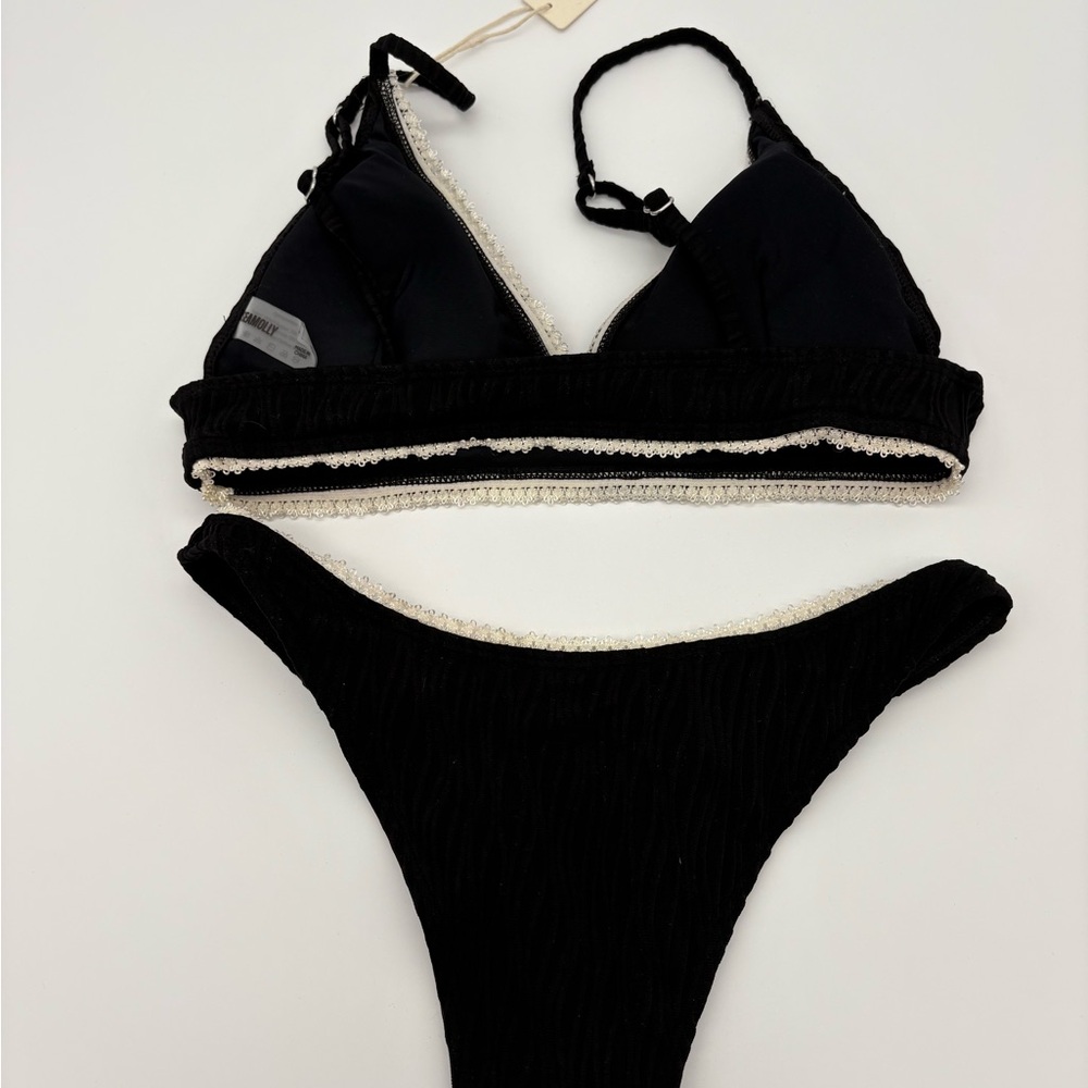 Stylish Black Bikini Set with Bow Detail - Picture 6 of 9